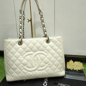 Pre-loved Chanel Bag (White)