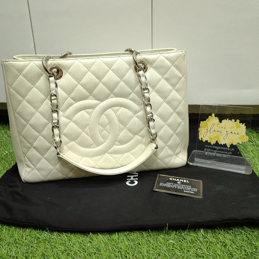 Chanel hot sale tote white