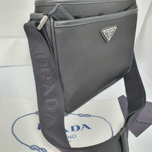 Load image into Gallery viewer, Men&#39;s Small Nylon Messenger Bag