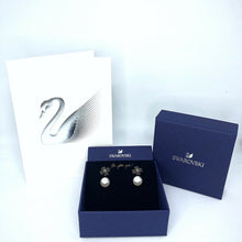 Load image into Gallery viewer, Latisha Pierced Earrings Pearl Jackets