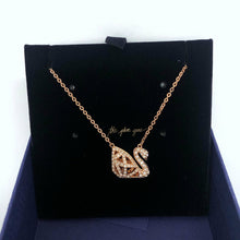 Load image into Gallery viewer, Facet Swan Necklace